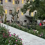 Bujtina Liana 4*