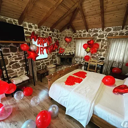 Bujtina Liana Guest house *