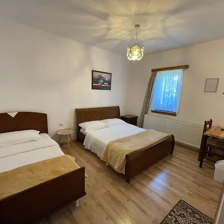 Bujtina Liana Maison d'hôtes