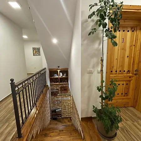 Guest house Bujtina Liana *