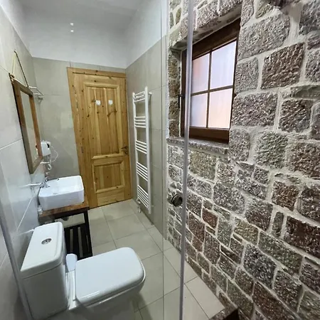 Bujtina Liana Guest house