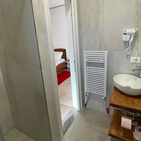 Bujtina Liana Guest house