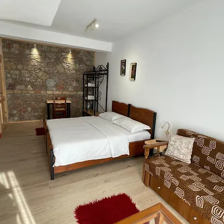 Guest house Bujtina Liana