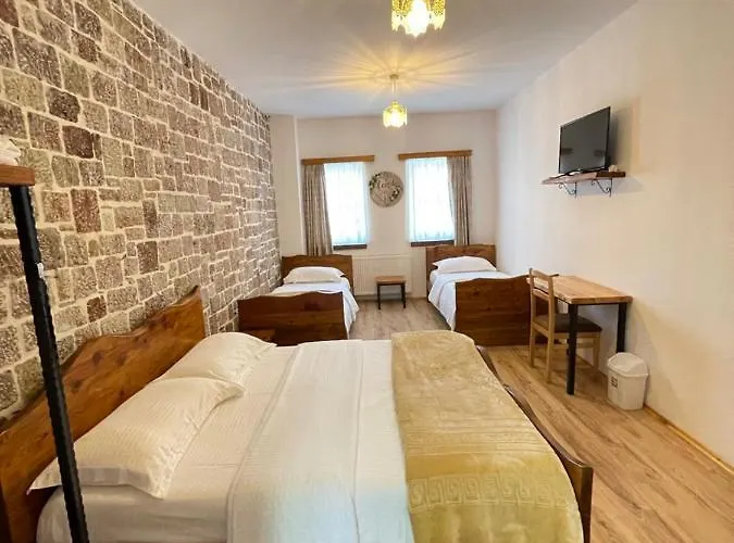 Bujtina Liana 4*