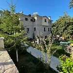 Pensionat Bujtina Liana 4*