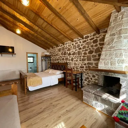 Bujtina Liana 4*