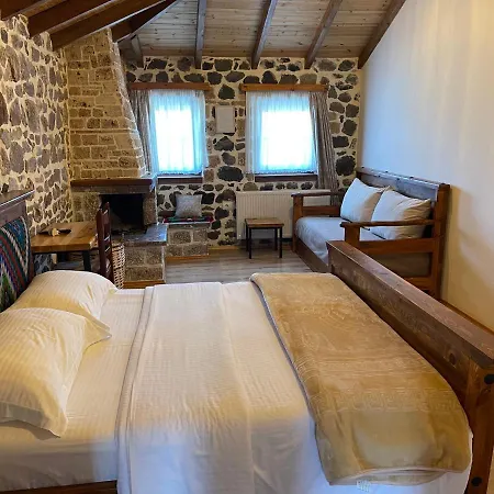 Bujtina Liana 4*