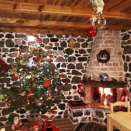 Bujtina Liana بيت ضيافة Voskopojë