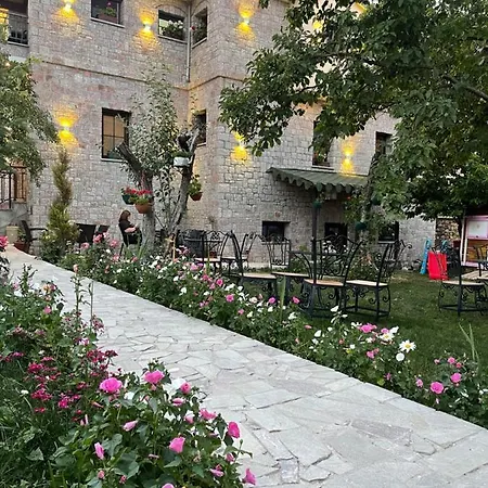Bujtina Liana 4*