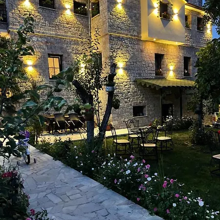 Bujtina Liana 4*