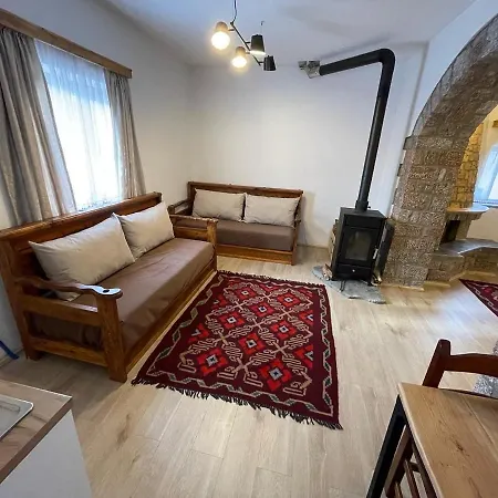 Bujtina Liana Penzion Voskopojë