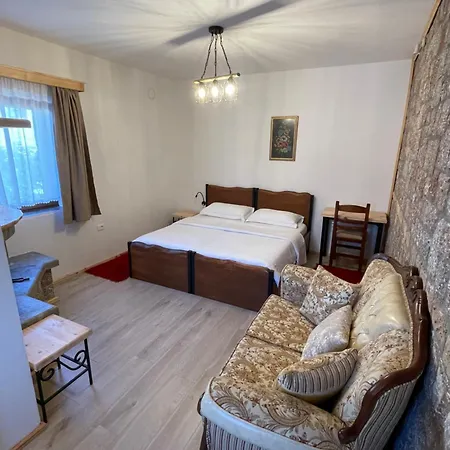 Bujtina Liana Μοσχόπολη