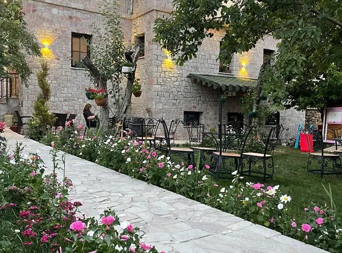 Bujtina Liana 4*